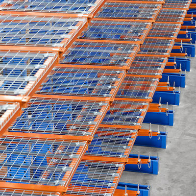 Plateaux de treillis métalliques pour palettes d'entrepôt