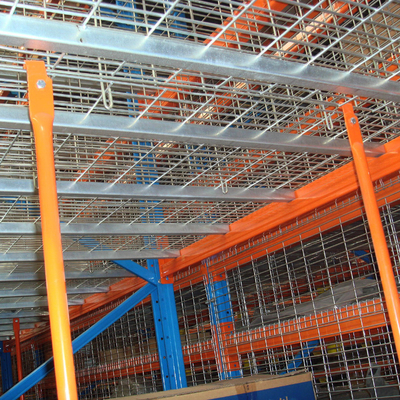 Décotage en treillis métallique pour entrepôt