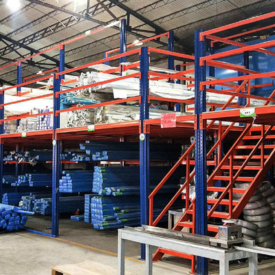 A43: Rack à cran pour produits longs Rack à cran pour entrepôt