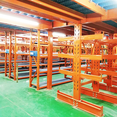 A43: Rack à cran pour produits longs Rack à cran pour entrepôt